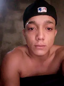 Snapshot of tayson_ chatting on 11-08-25, 11:43 tayson online show from 11-08-25, 11:43