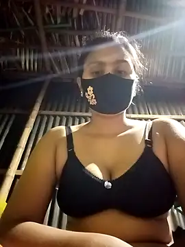 Snapshot of HenaAra chatting on 12-30-24, 03:35 HenaAra online show from 12-30-24, 03:35