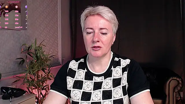 Snapshot of Nika_Smit chatting on 07-17-26, 05:25 Nika Smit online show from 07-17-26, 05:25
