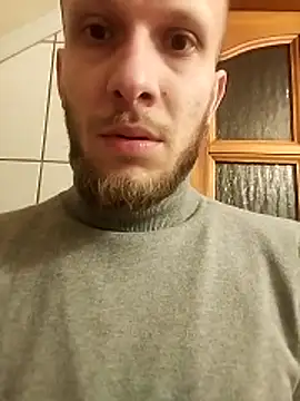 Snapshot of hoot_denis28 chatting on 12-26-24, 02:16 hoot denis28 online show from 12-26-24, 02:16