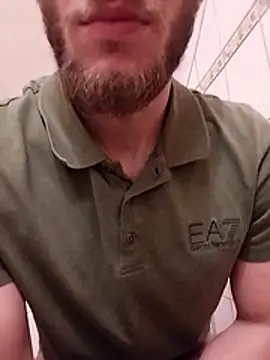 Snapshot of hoot_denis28 chatting on 01-12-25, 04:10 hoot denis28 online show from 01-12-25, 04:10