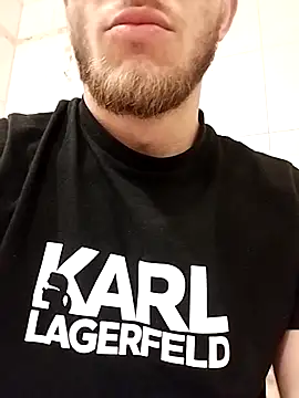 Snapshot of hoot_denis28 chatting on 03-23-25, 02:59 hoot denis28 online show from 03-23-25, 02:59