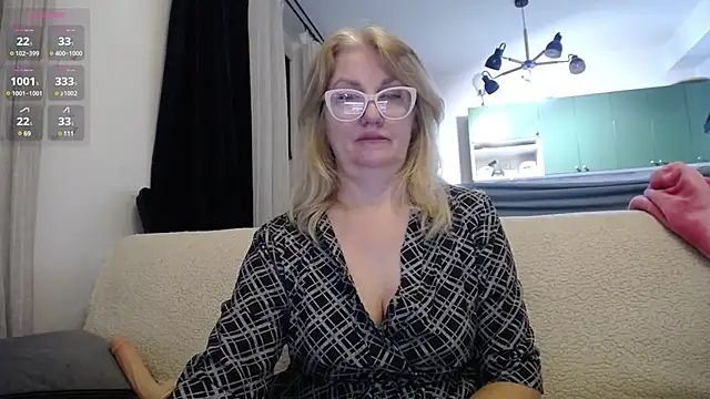 Snapshot of Blond_Woman chatting on 01-15-25, 08:48 Blond Woman online show from 01-15-25, 08:48