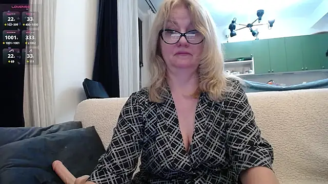 Snapshot of Blond_Woman chatting on 01-26-25, 09:29 Blond Woman online show from 01-26-25, 09:29