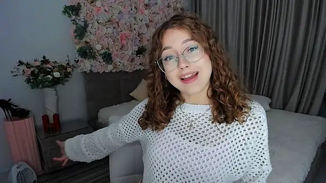 SereneFlame online show from 09-23-25, 04:32