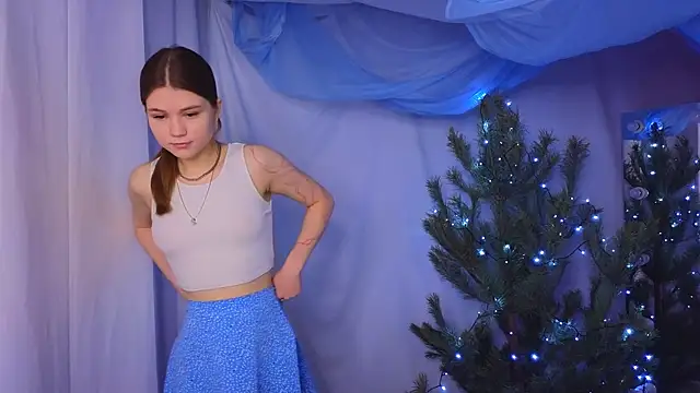 AlisiaSpinnet  online show from 12-30-24, 07:15