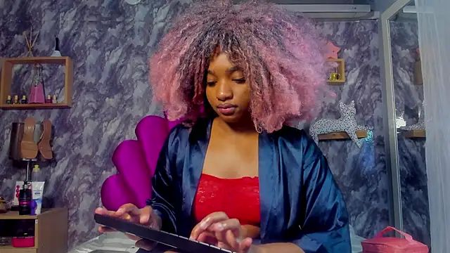 EMMAPARISS online show from 03-25-26, 12:00