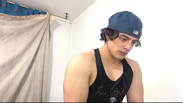 Snapshot of logan_x3 chatting on 06-06-26, 04:28 logan x3 online show from 06-06-26, 04:28
