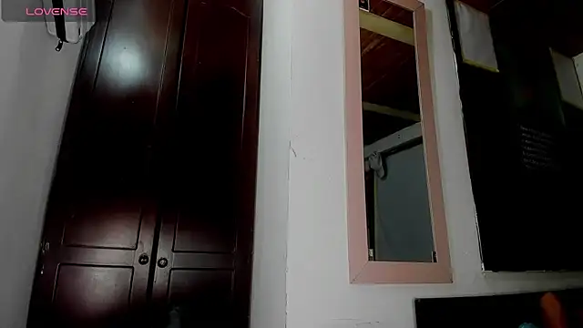 Snapshot of Nenita_Hot_ chatting on 10-07-25, 10:07 Nenita Hot  online show from 10-07-25, 10:07