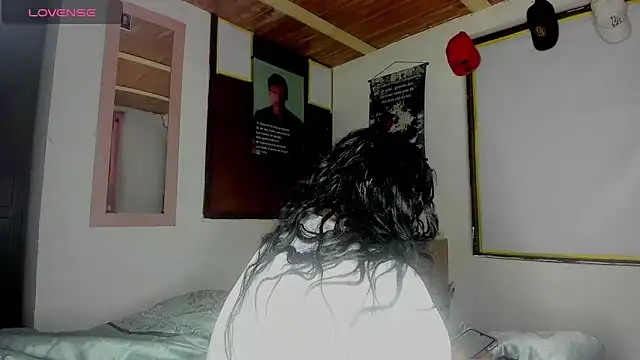 Snapshot of Nenita_Hot_ chatting on 10-10-25, 04:11 Nenita Hot  online show from 10-10-25, 04:11