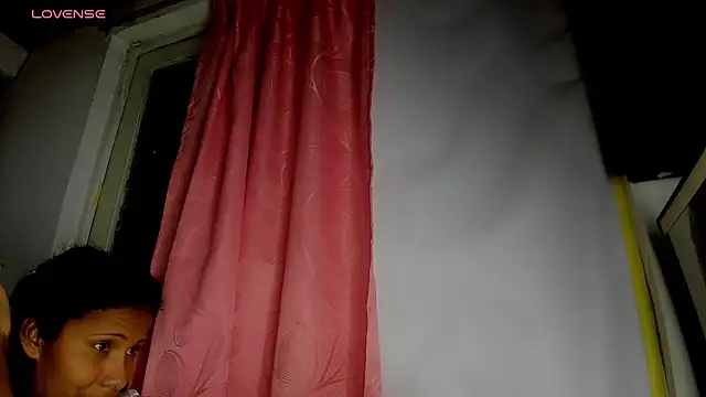 Snapshot of Nenita_Hot_ chatting on 10-11-25, 03:06 Nenita Hot  online show from 10-11-25, 03:06