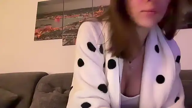 EmilyWi  online show from 10-17-25, 05:04