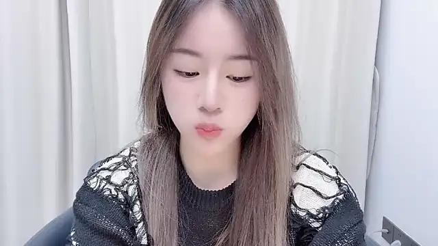 chloe-01 online show from 12-07-24, 12:24