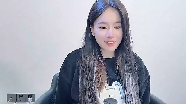 chloe-01 online show from 12-14-25, 05:02