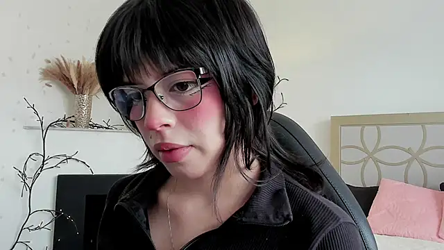 Snapshot of NattashaHotson chatting on 02-02-25, 03:17 NattashaHotson online show from 02-02-25, 03:17