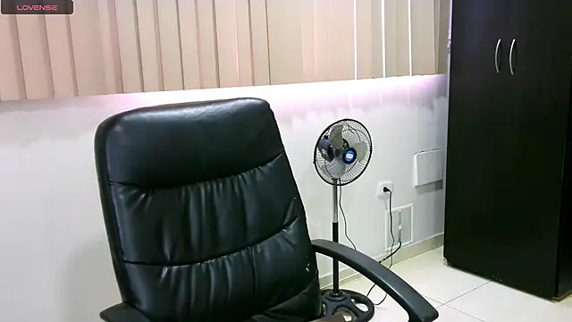 yanna ass smile online show from 12-06-24, 11:44
