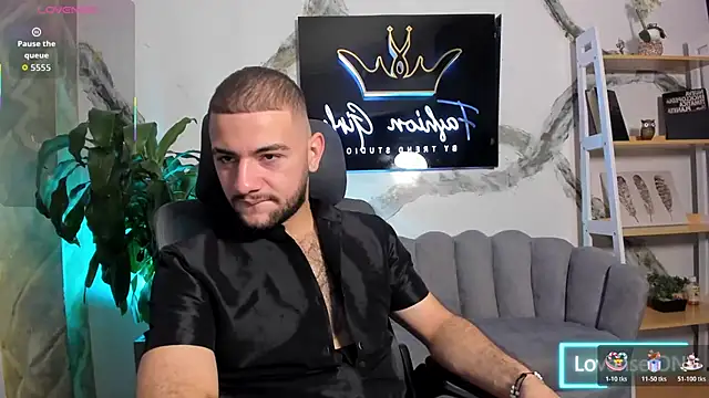 MaximusDick1  online show from 01-17-26, 05:45