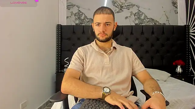 Snapshot of MaximusDick1_ chatting on 06-21-26, 12:08 MaximusDick1 online show from 06-21-26, 12:08