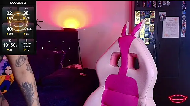 Snapshot of Pauilina chatting on 10-15-25, 06:08 Pauilina online show from 10-15-25, 06:08