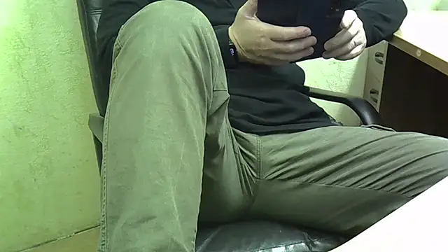 nikdov3 online show from 11-14-25, 04:33