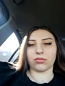 Snapshot of KarinaCelinne chatting on 01-05-25, 10:10 KarinaCelinne online show from 01-05-25, 10:10