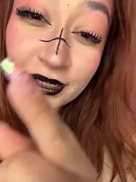 SalommeFlores online show from 10-31-25, 09:43