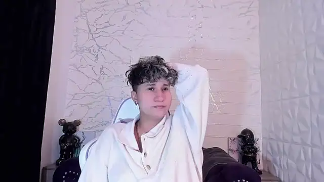 Snapshot of Im_Milan_Rs chatting on 03-08-25, 08:00 Im Milan Rs online show from 03-08-25, 08:00