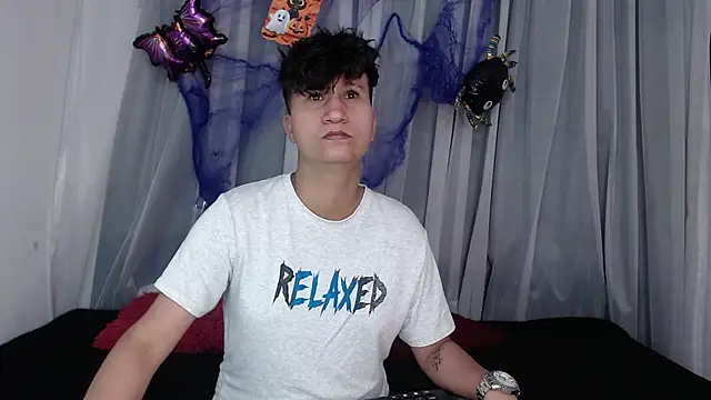 Snapshot of Im_Milan_Rs chatting on 10-15-25, 03:17 Im Milan Rs online show from 10-15-25, 03:17