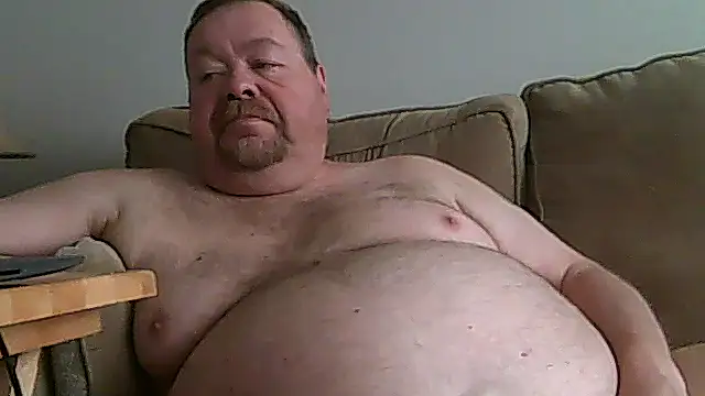 Snapshot of hitman_35 chatting on 06-18-26, 06:01 hitman 35 online show from 06-18-26, 06:01
