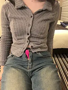 Snapshot of Mei_0906 chatting on 02-05-26, 03:55 Mei 0906 online show from 02-05-26, 03:55