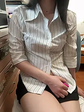 Snapshot of Mei_0906 chatting on 07-15-26, 01:44 Mei 0906 online show from 07-15-26, 01:44