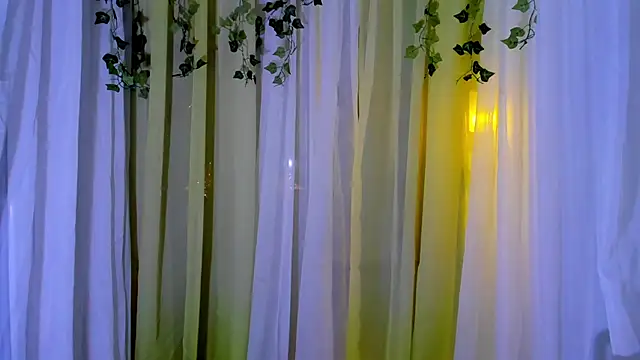 Snapshot of Lioneass chatting on 12-11-24, 04:20 Lioneass online show from 12-11-24, 04:20