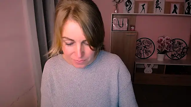 Hot Milady online show from 12-23-24, 08:22