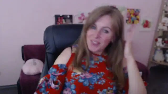 Snapshot of Hot_Milady chatting on 06-19-26, 07:23 Hot Milady online show from 06-19-26, 07:23