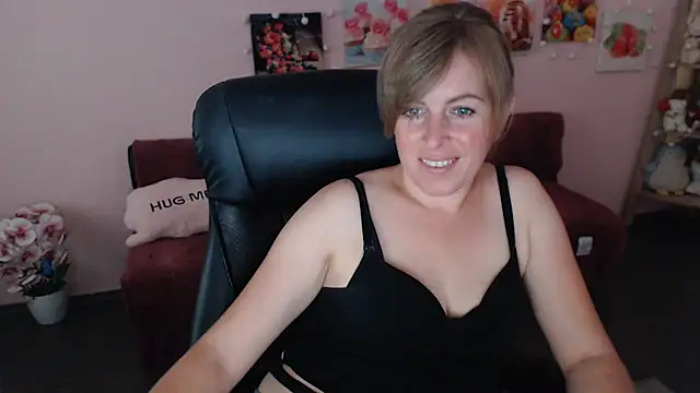 Snapshot of Hot_Milady chatting on 06-30-26, 07:20 Hot Milady online show from 06-30-26, 07:20