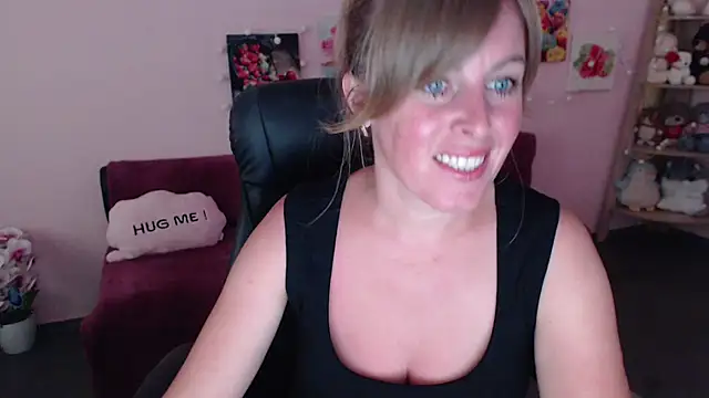Snapshot of Hot_Milady chatting on 07-08-26, 07:57 Hot Milady online show from 07-08-26, 07:57