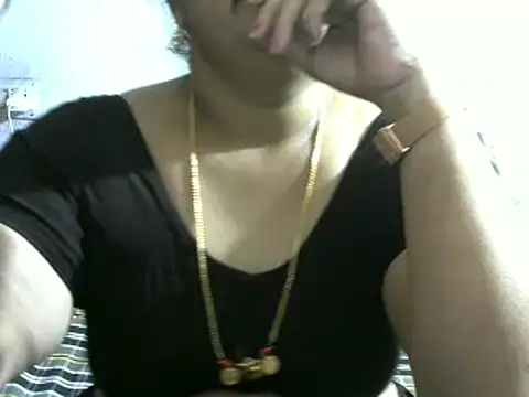 Snapshot of Naughty_Nityaa chatting on 01-09-25, 01:35 Naughty Nityaa online show from 01-09-25, 01:35
