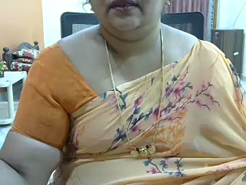 Snapshot of Naughty_Nityaa chatting on 02-14-25, 04:09 Naughty Nityaa online show from 02-14-25, 04:09