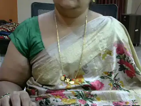 Snapshot of Naughty_Nityaa chatting on 02-22-25, 12:40 Naughty Nityaa online show from 02-22-25, 12:40