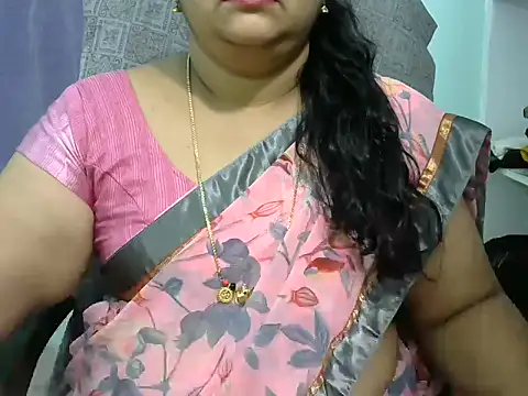 Snapshot of Naughty_Nityaa chatting on 03-06-25, 12:41 Naughty Nityaa online show from 03-06-25, 12:41