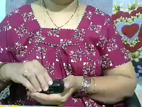 Snapshot of Naughty_Nityaa chatting on 03-20-25, 06:20 Naughty Nityaa online show from 03-20-25, 06:20