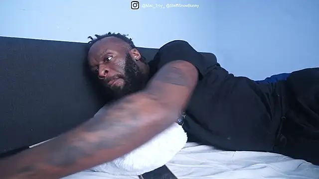 MacTroy online show from 01-16-26, 10:47