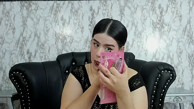 Snapshot of Miamontoya chatting on 01-31-25, 12:40 Miamontoya online show from 01-31-25, 12:40