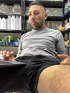 JuanZapata33 online show from 01-07-25, 06:14