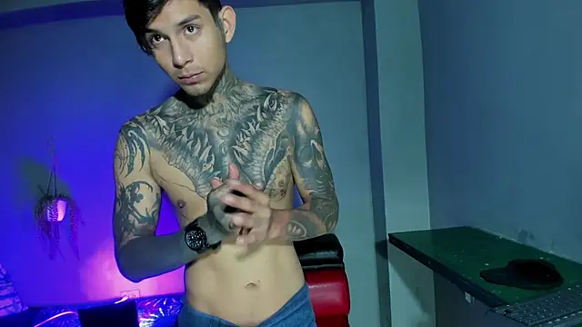 Snapshot of Travistanner_28 chatting on 09-25-25, 12:20 Travistanner 28 online show from 09-25-25, 12:20