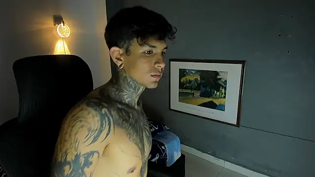 Travistanner 28 online show from 12-23-25, 04:43