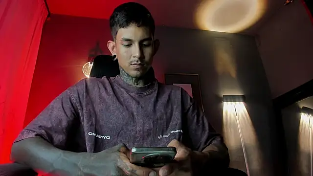 Travistanner 28 online show from 04-05-26, 11:24