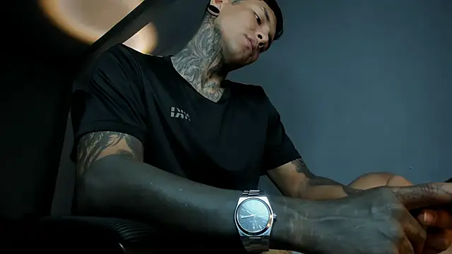 Travistanner 28 online show from 04-23-26, 12:29