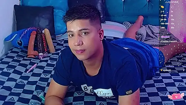 Snapshot of Randy_horny chatting on 02-19-25, 07:06 Randy horny online show from 02-19-25, 07:06