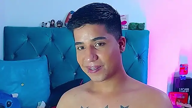 Snapshot of Randy_horny chatting on 02-26-25, 07:31 Randy horny online show from 02-26-25, 07:31